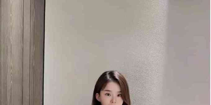 智慧城性感娇羞少女玥玥