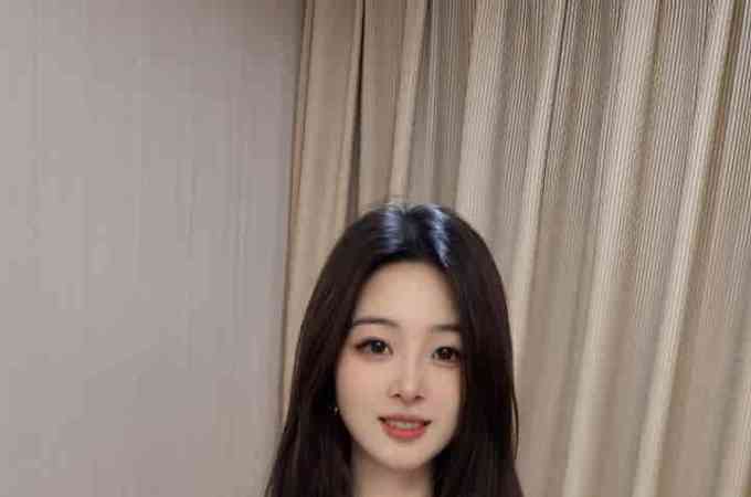 黄边依依诱惑调情