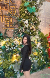 & 梅花园依依